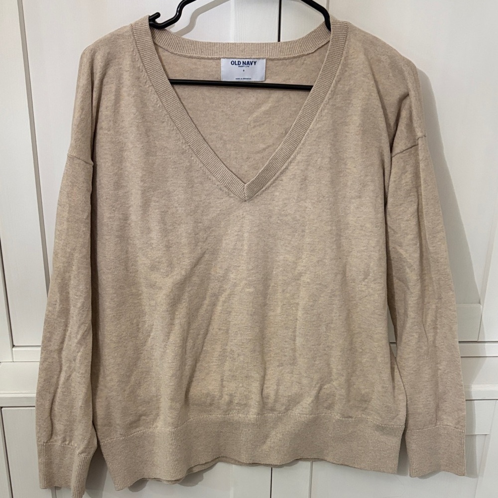 Old Navy Women's V-Neck Sweater in Light Beige